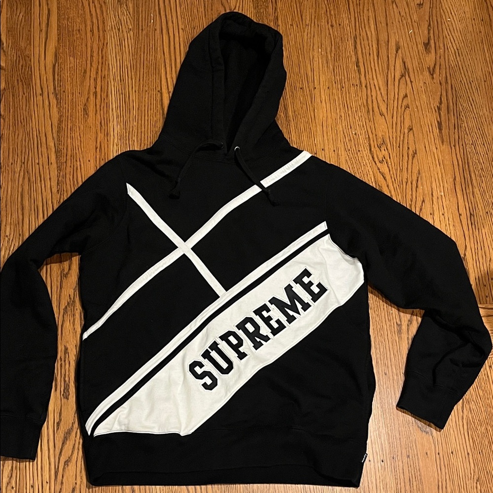 Supreme Sweatshirt